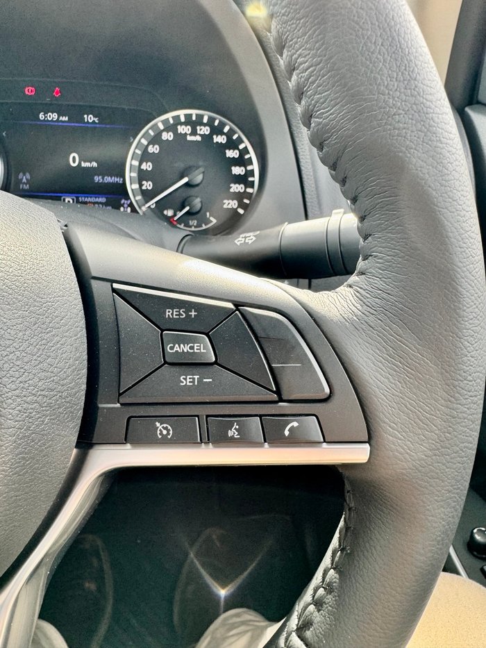 2025 NISSAN NP300 NAVARA ST-X