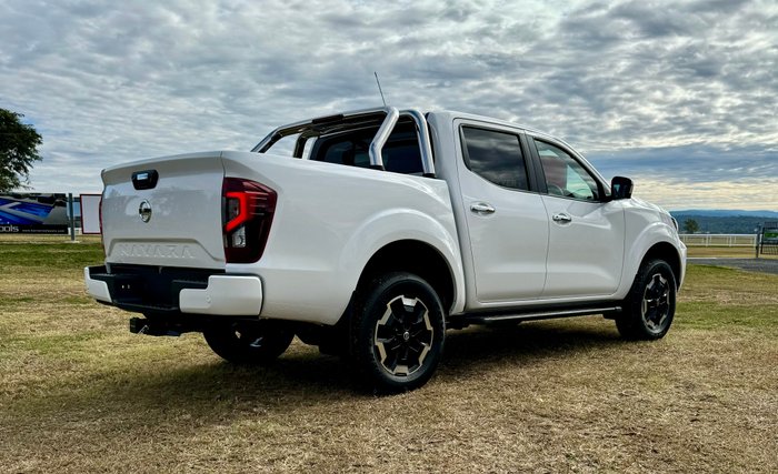 2025 NISSAN NP300 NAVARA ST-X