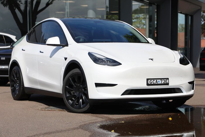 2025 Tesla Model Y Rear-Wheel Drive