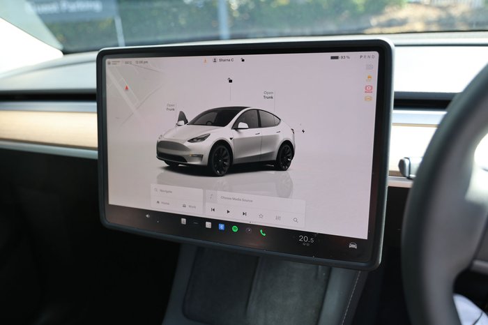 2025 Tesla Model Y Rear-Wheel Drive