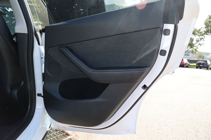 2025 Tesla Model Y Rear-Wheel Drive