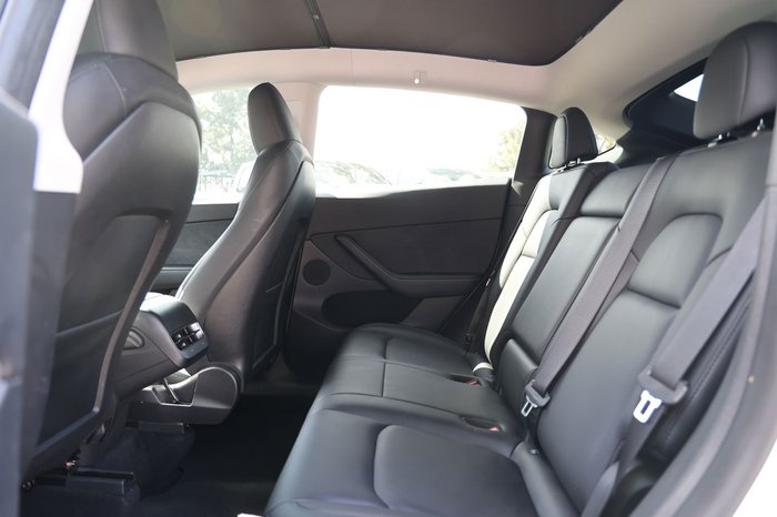 2025 Tesla Model Y Rear-Wheel Drive