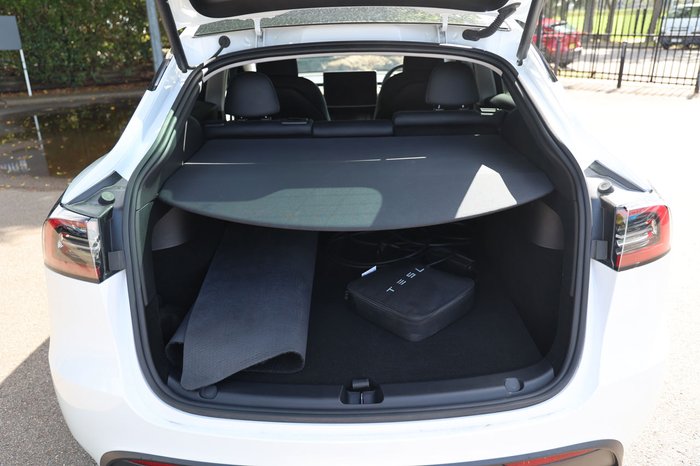 2025 Tesla Model Y Rear-Wheel Drive