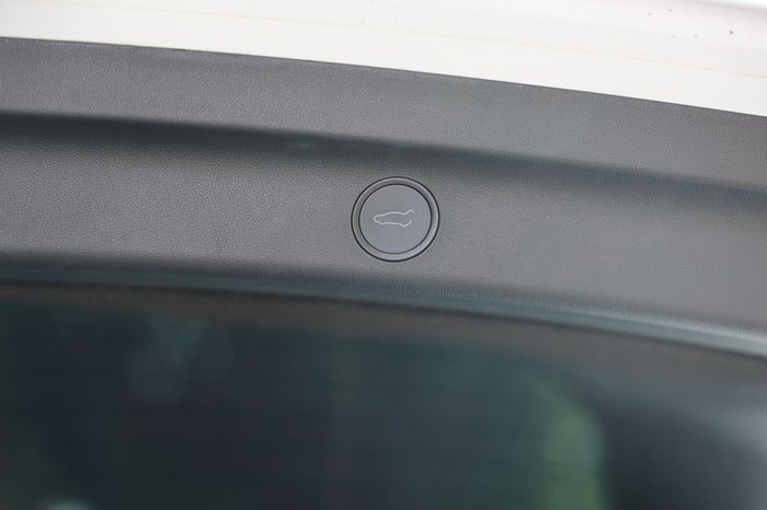 2025 Tesla Model Y Rear-Wheel Drive