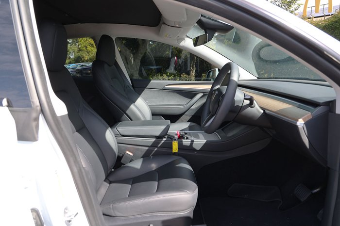 2025 Tesla Model Y Rear-Wheel Drive