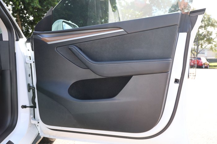2025 Tesla Model Y Rear-Wheel Drive