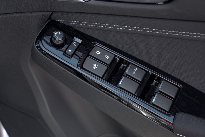 2025 Isuzu D-MAX LS-U