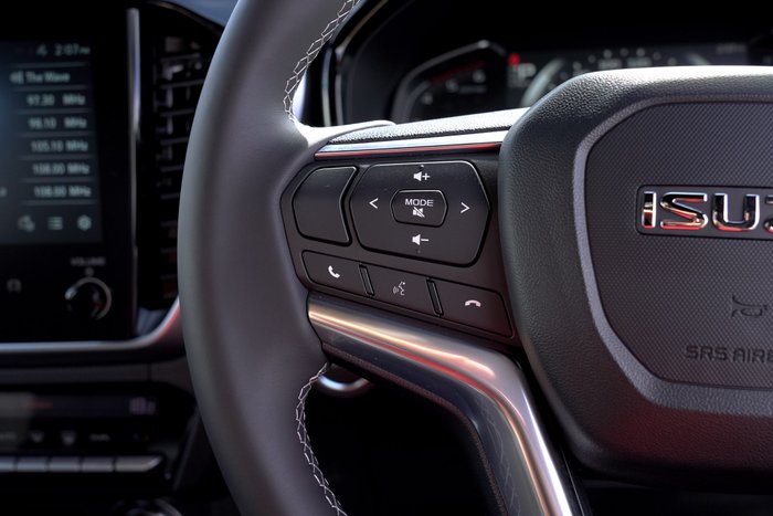 2025 Isuzu D-MAX LS-U