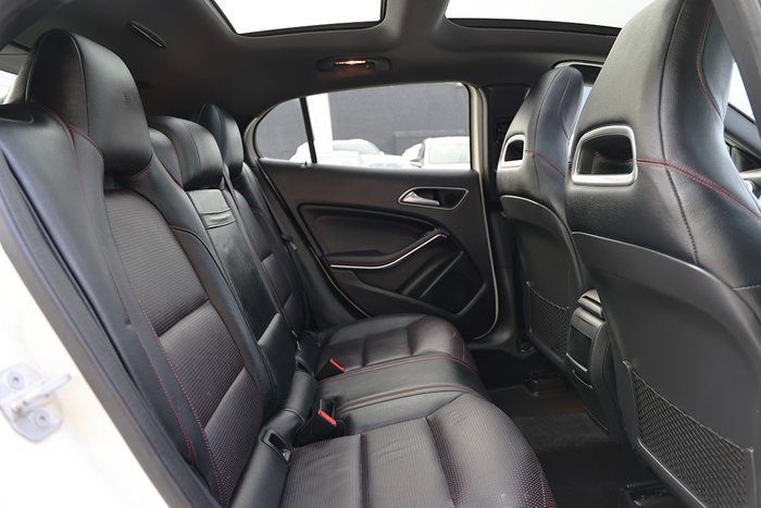 2016 MERCEDES-BENZ GLA 180