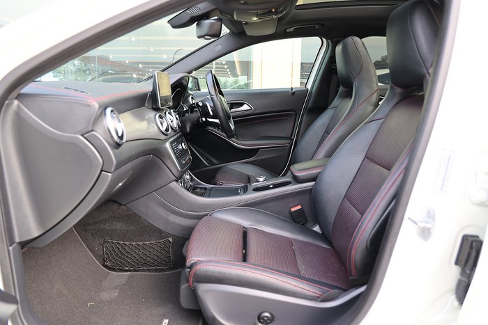 2016 MERCEDES-BENZ GLA 180