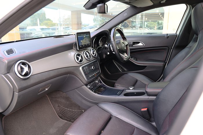 2016 MERCEDES-BENZ GLA 180