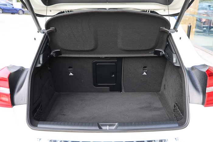 2016 MERCEDES-BENZ GLA 180