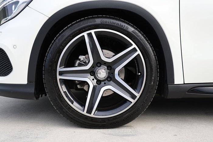 2016 MERCEDES-BENZ GLA 180
