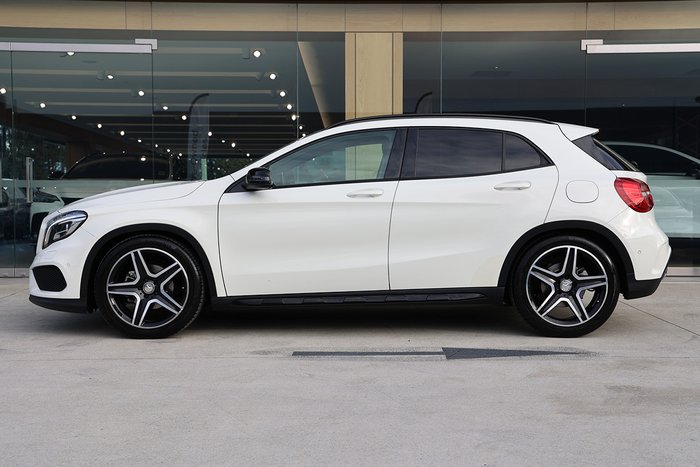 2016 MERCEDES-BENZ GLA 180