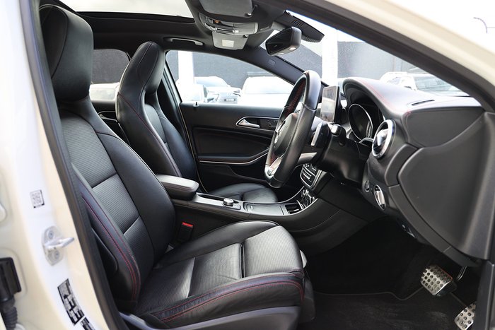 2016 MERCEDES-BENZ GLA 180