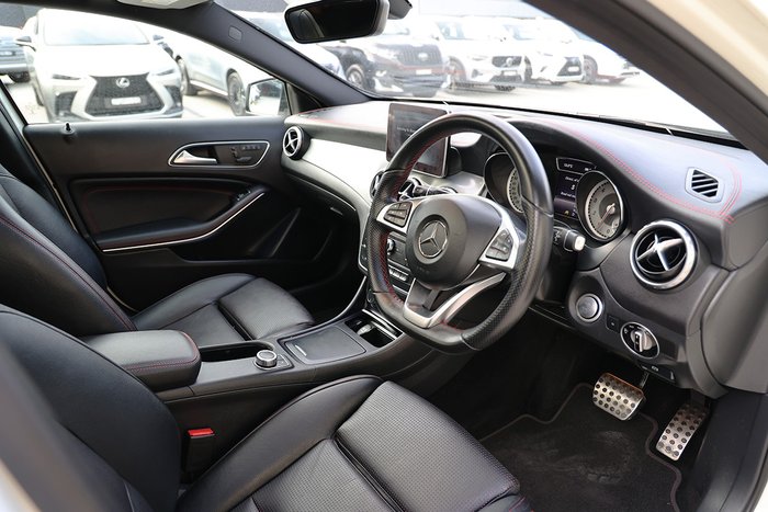 2016 MERCEDES-BENZ GLA 180