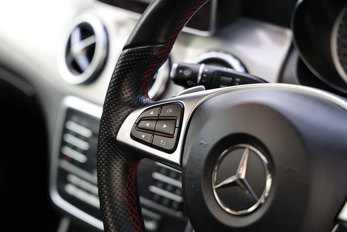 2016 MERCEDES-BENZ GLA 180