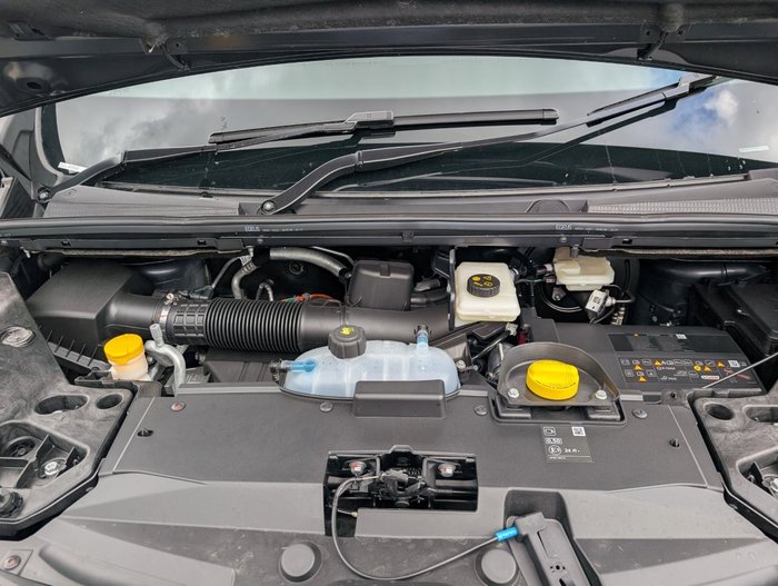 2025 RENAULT TRAFIC CREW LIFESTYLE