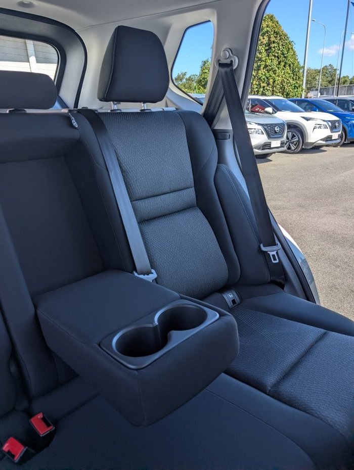 2025 NISSAN X-TRAIL ST