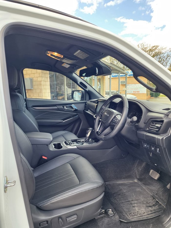 2025 Isuzu MU-X LS-T MY25 White