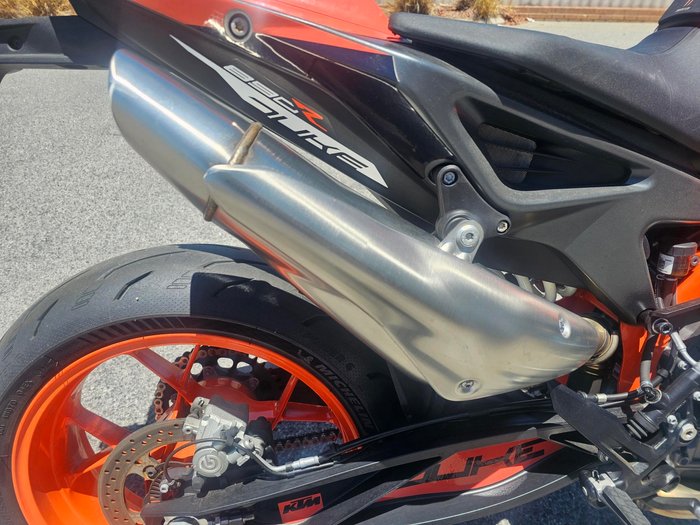 2021 KTM 890R Duke Orange