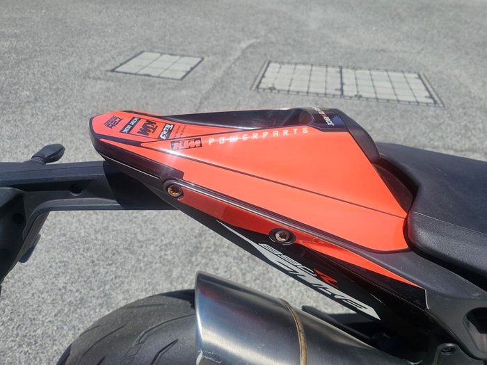 2021 KTM 890R Duke Orange