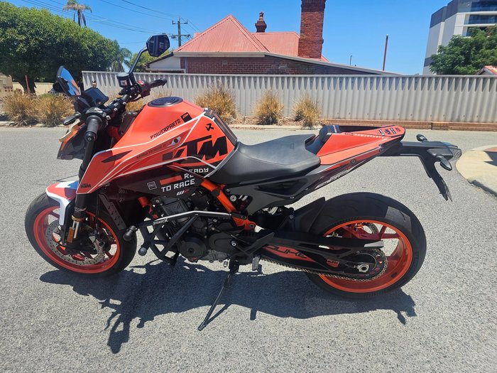 2021 KTM 890R Duke Orange