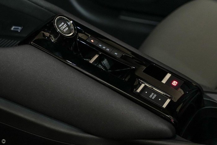 2025 Alfa Romeo Junior Ibrida