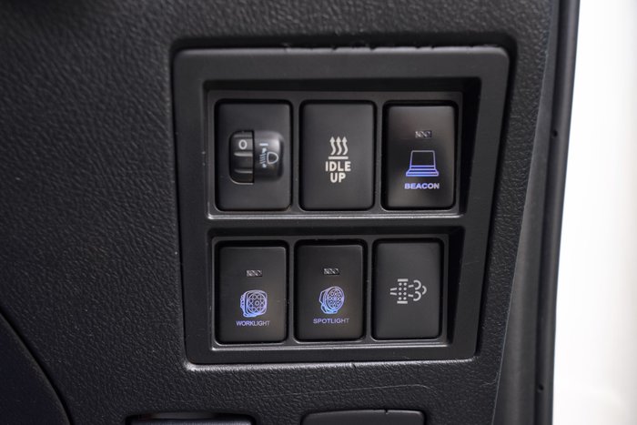 2019 Toyota Hilux SR