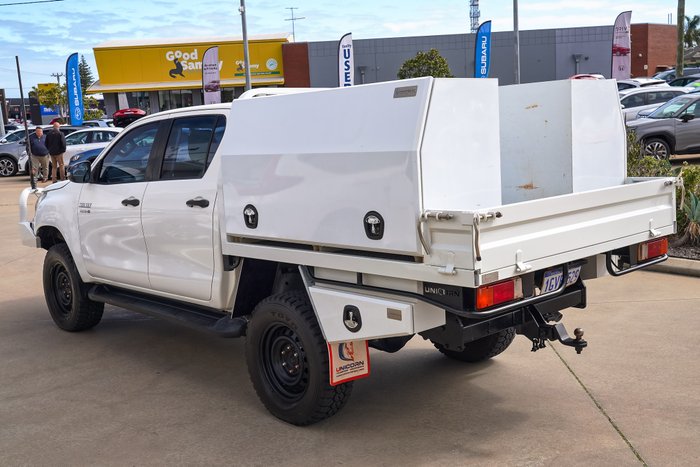 2019 Toyota Hilux SR