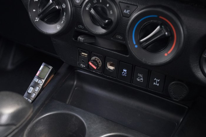 2019 Toyota Hilux SR