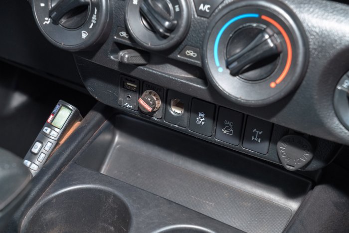 2019 Toyota Hilux SR