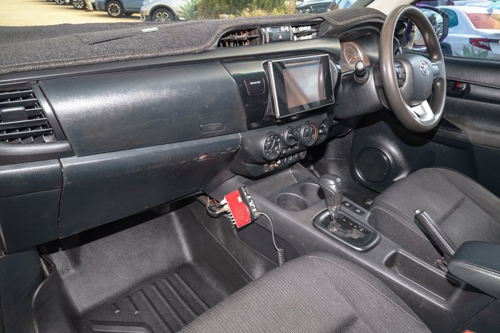 2019 Toyota Hilux SR