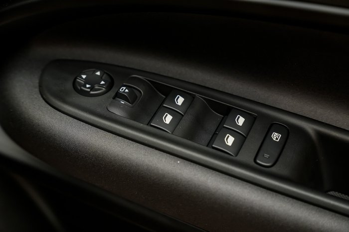 2025 Alfa Romeo Junior Ibrida