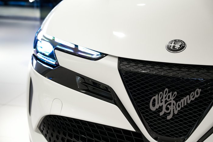 2025 Alfa Romeo Junior Ibrida