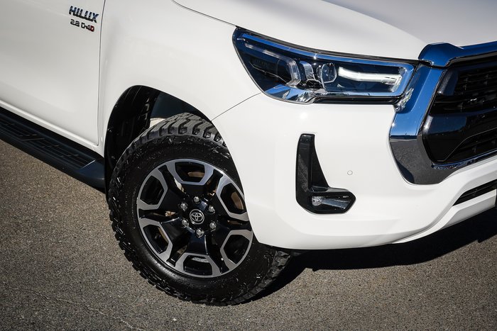 2021 Toyota HILUX SR5