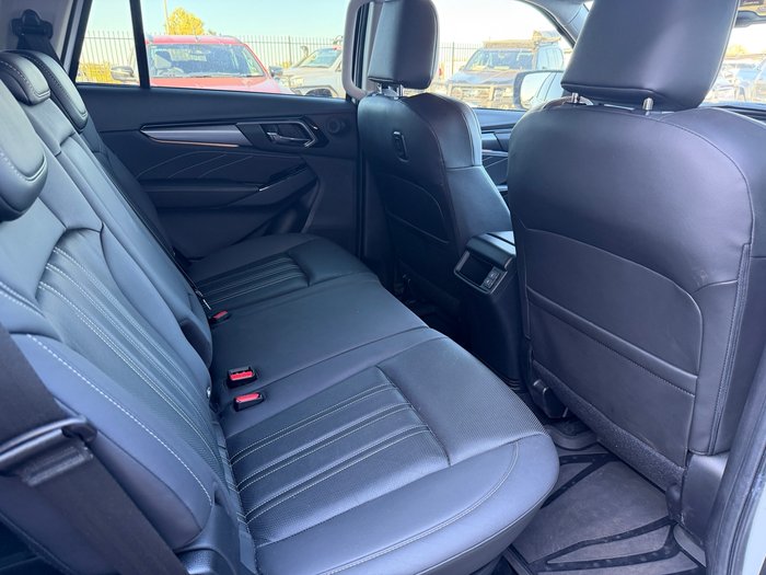 2021 Isuzu MU-X Moonstone White PE