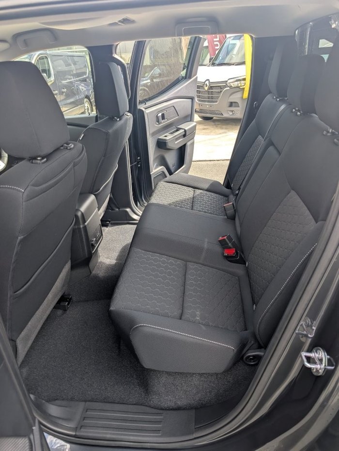 2025 NISSAN NAVARA ST