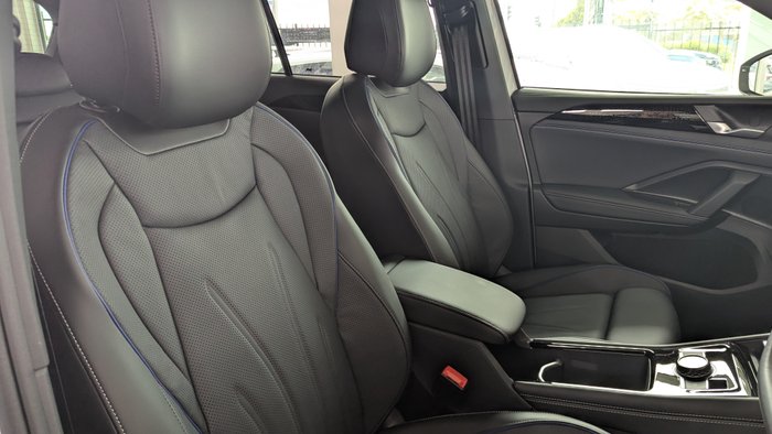 2025 VOLKSWAGEN Tiguan R-LINE