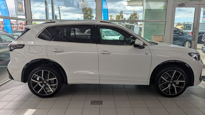 2025 VOLKSWAGEN Tiguan R-LINE