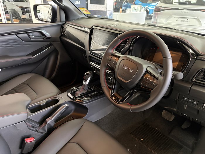 2025 ISUZU D-MAX XT
