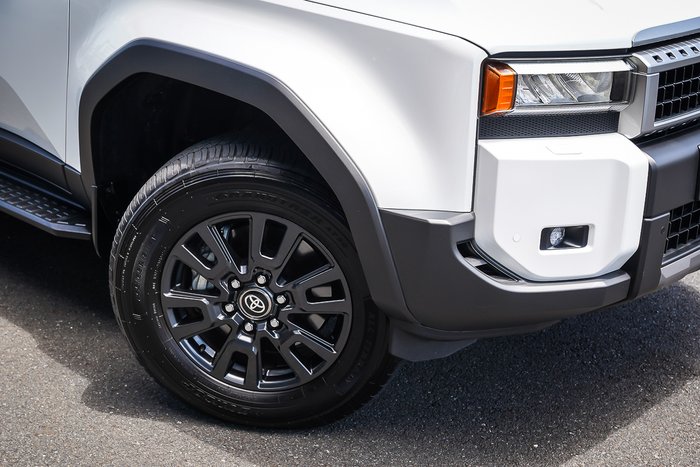 2025 Toyota PRADO GXL