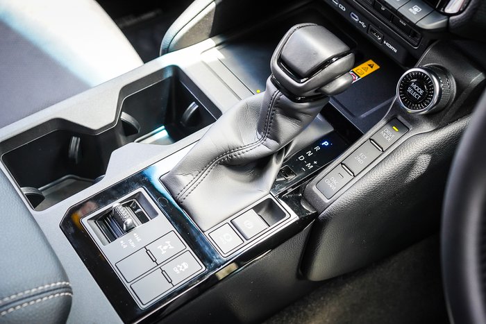 2025 Toyota PRADO GXL