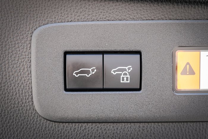 2025 Toyota PRADO GXL