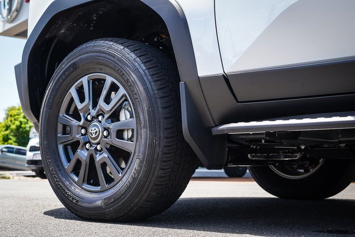 2025 Toyota PRADO GXL