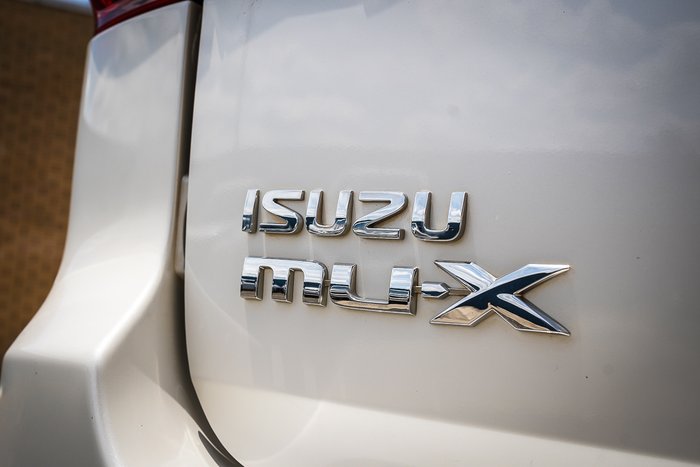 2020 ISUZU MU-X LS-T (4x4)