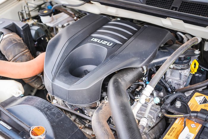 2020 ISUZU MU-X LS-T (4x4)