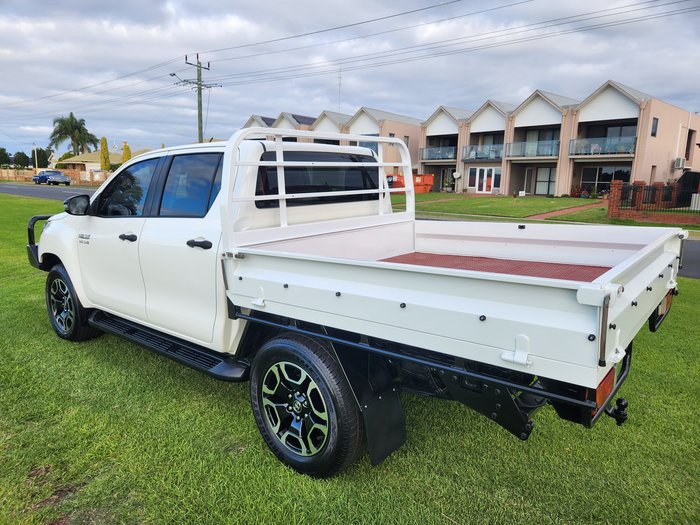 2019 Toyota Hilux SR