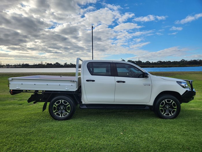 2019 Toyota Hilux SR