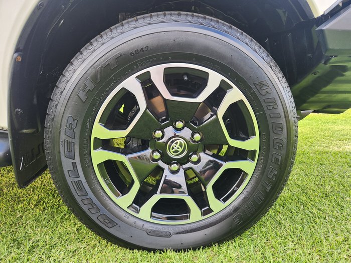 2019 Toyota Hilux SR